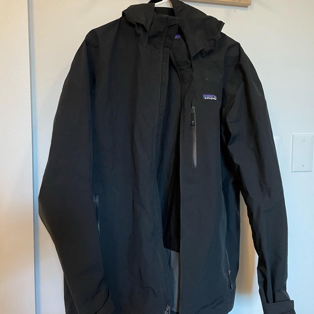 Patagonia - Black Men's Large Windsweep Jacket - Used